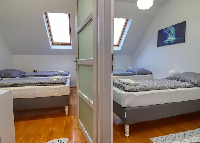 Apartment Cinemapartman